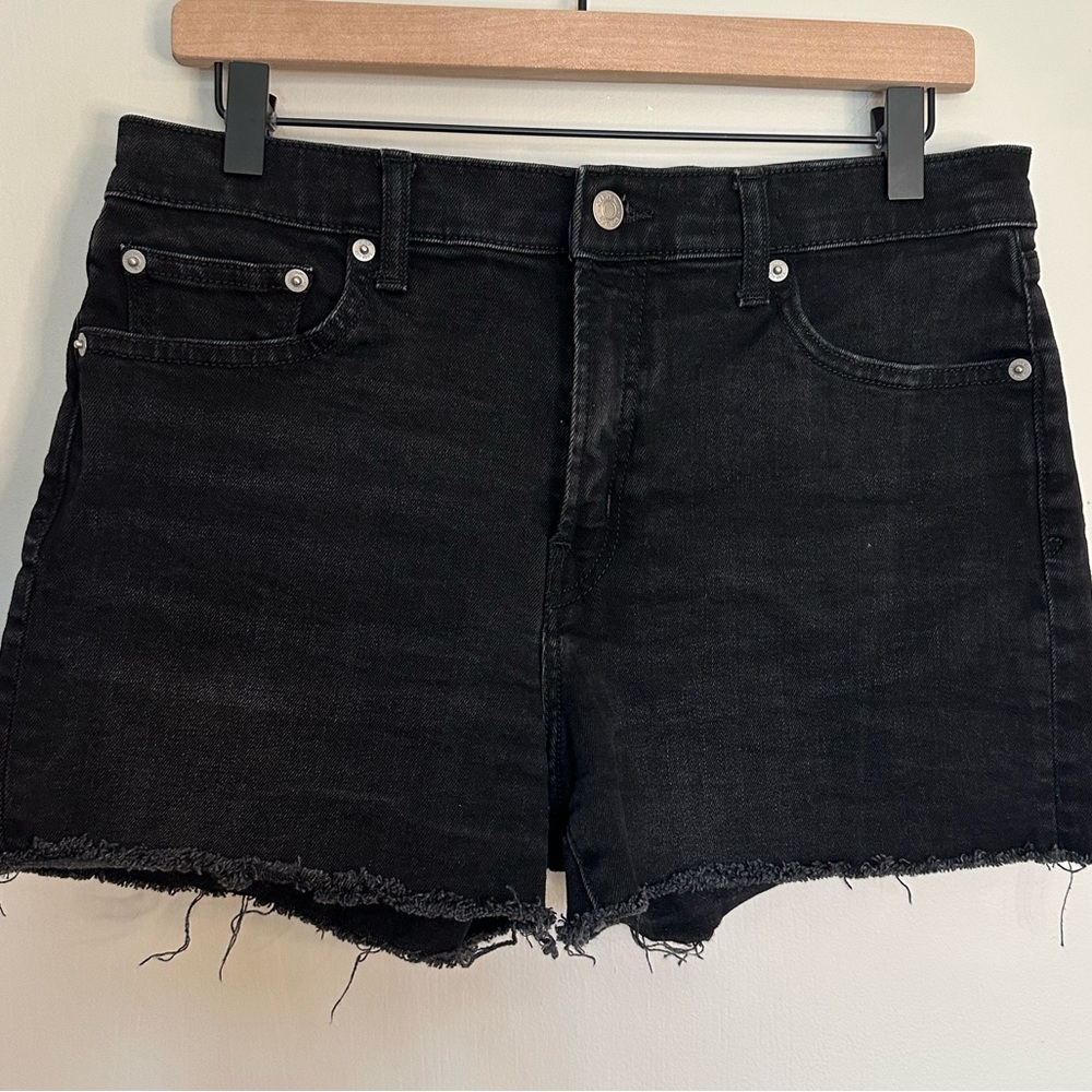 Women’s GAP 3” Black Frayed Hem Denim Shorts